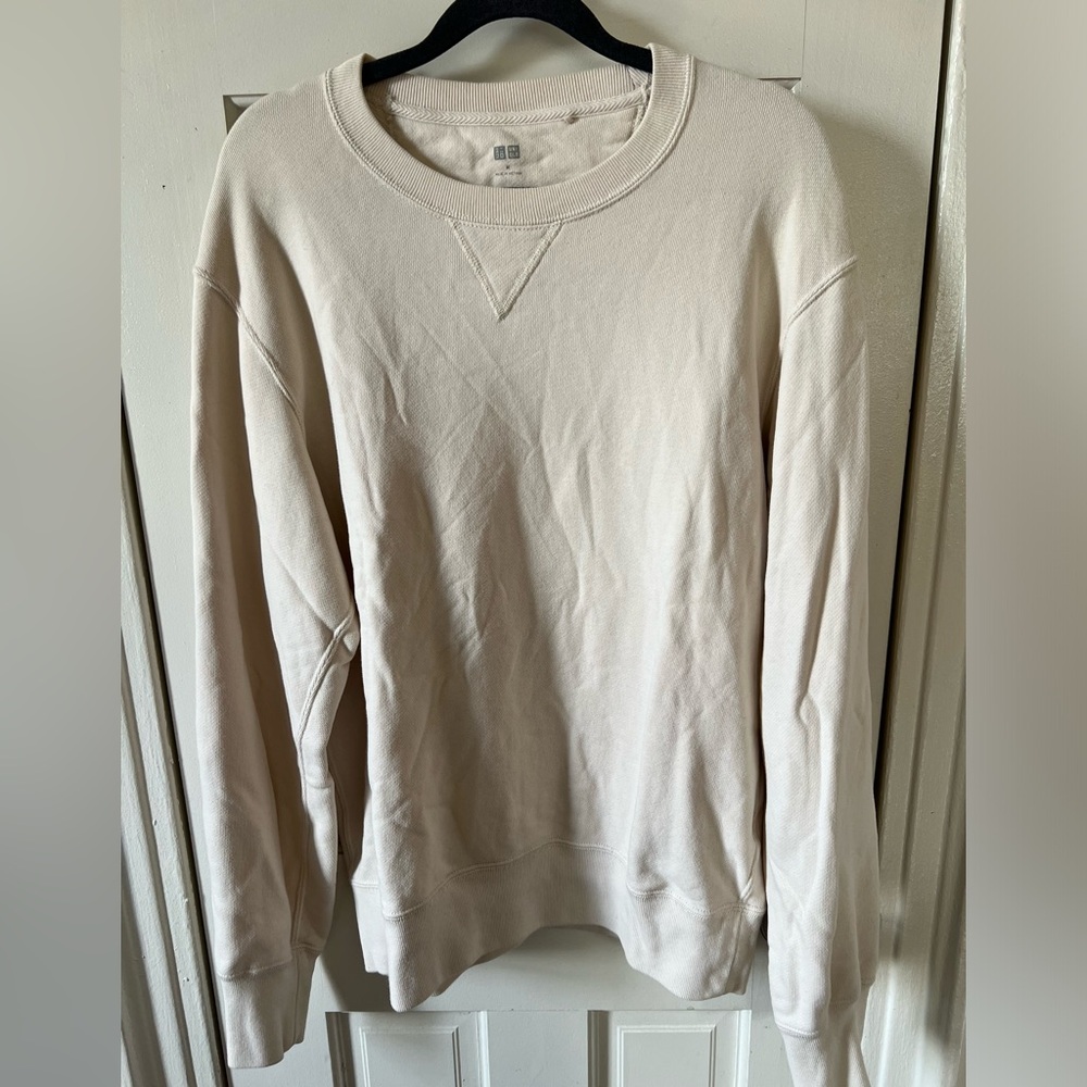 UNIQLO off white sweatshirt